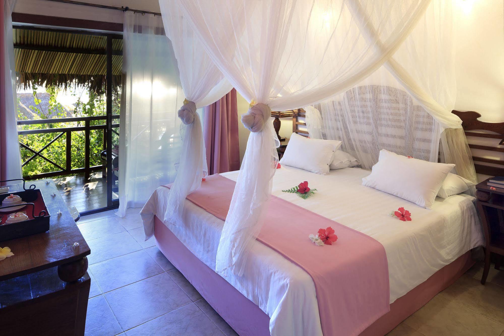 Nosy Be Hotel & Spa Ambaro Exterior foto